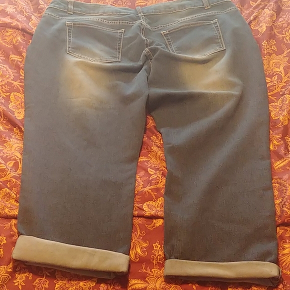 Jean's Denim capris - Picture 2 of 3